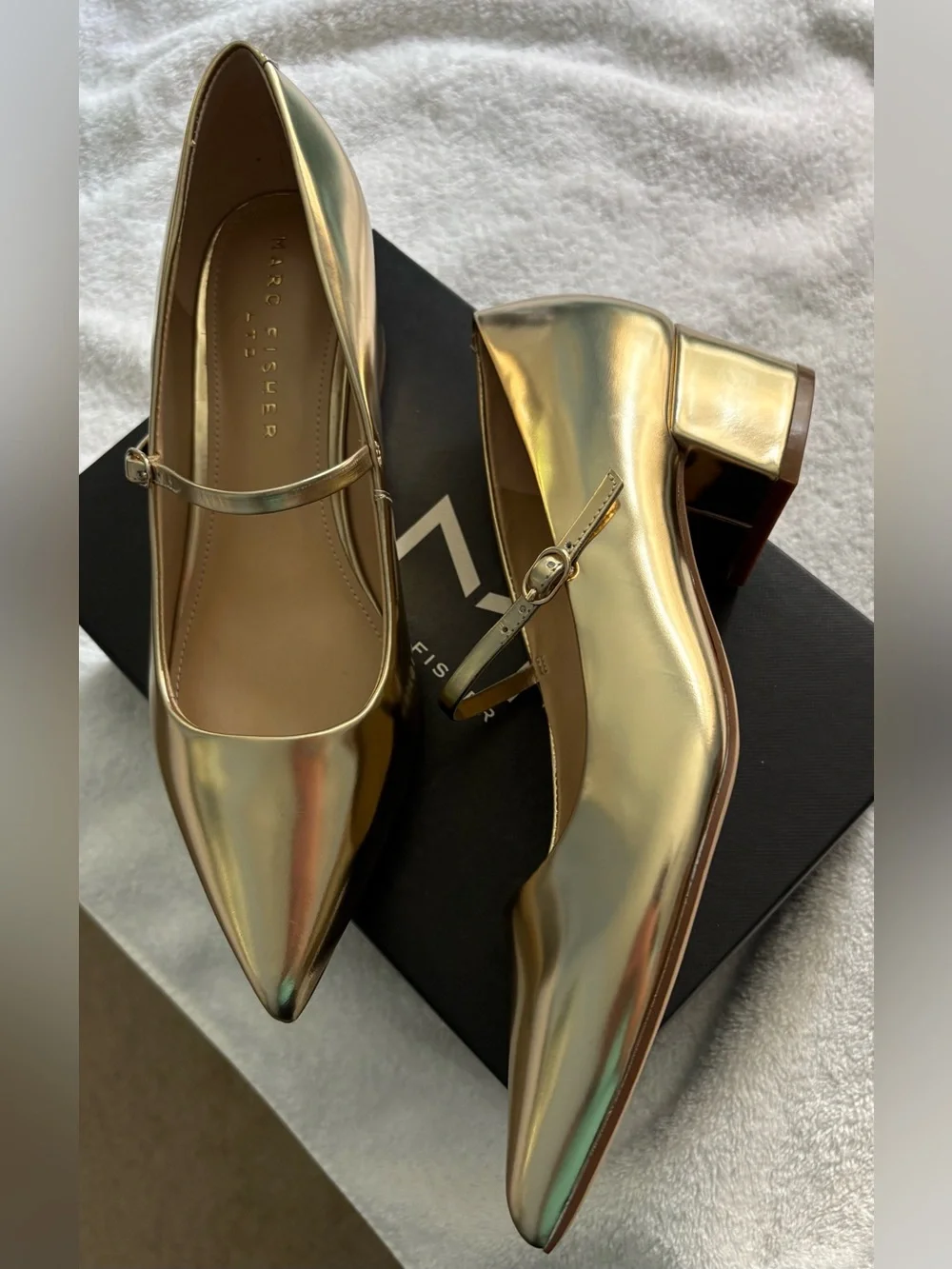 NWT Marc Fisher Gold Pointed Toe Mary Jane Block Heels Sz 8
